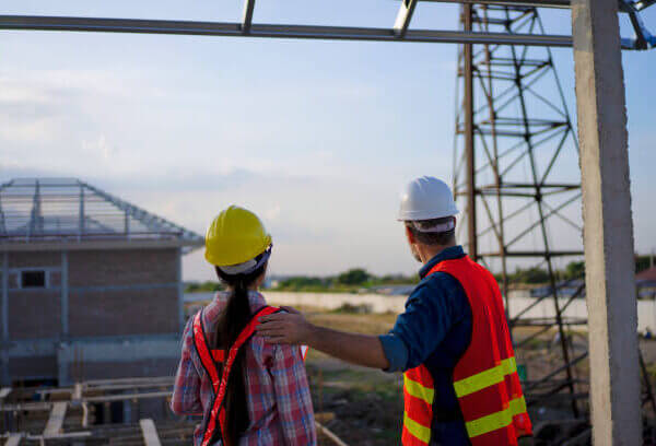 Mengatasi Tantangan Cuaca dalam Operasi Mobile Crane